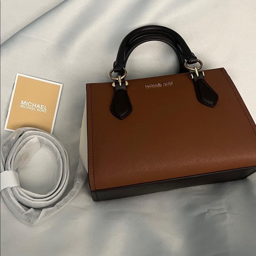 New Michael Kors Marilyn Small LuggageColor-Block Saffiano Leather Messenger Bag - Picture 4 of 7